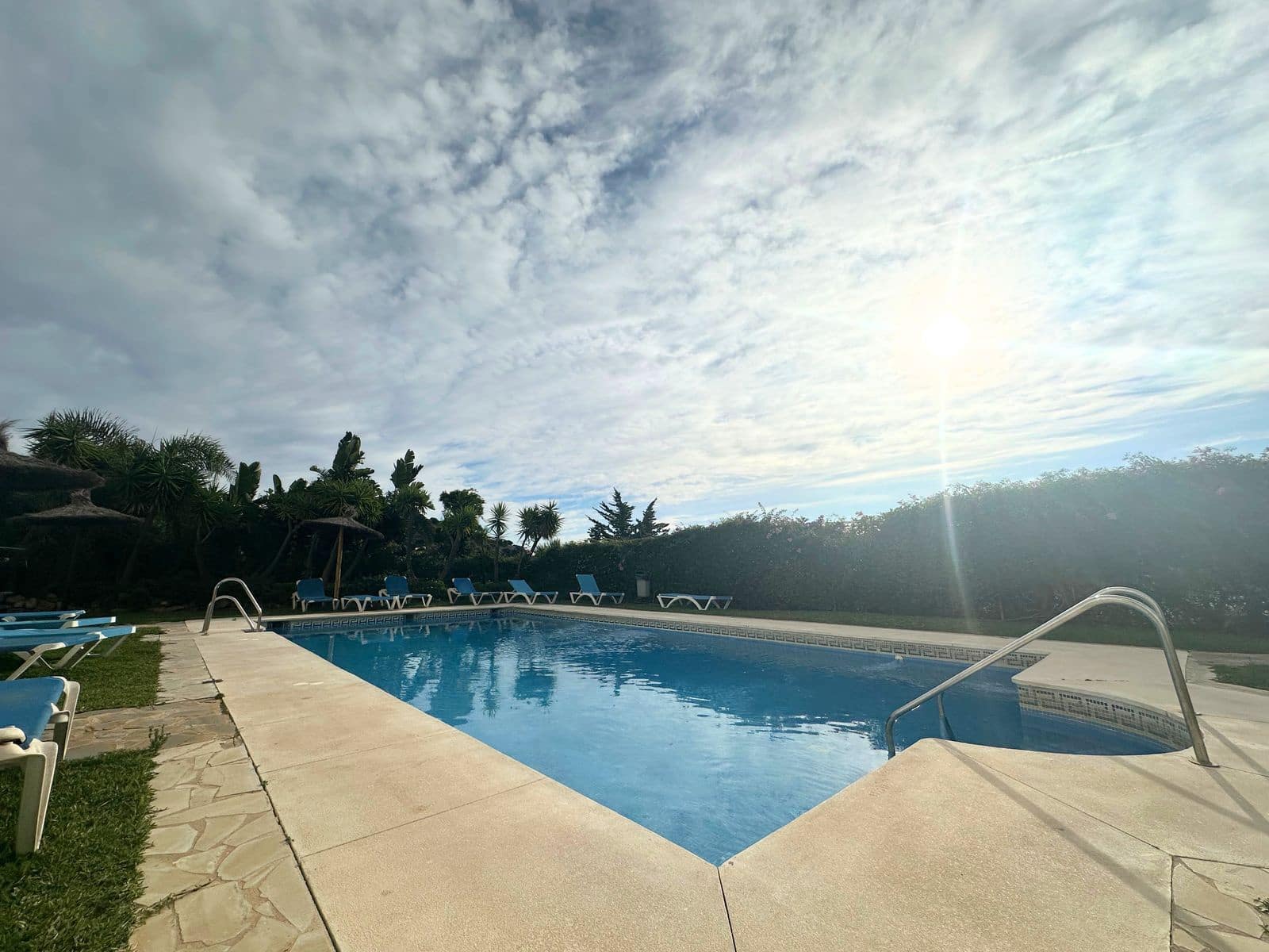 2 bedroom Apartment for sale in Calahonda with pool garage - € 399,000 (Ref: 9832842)