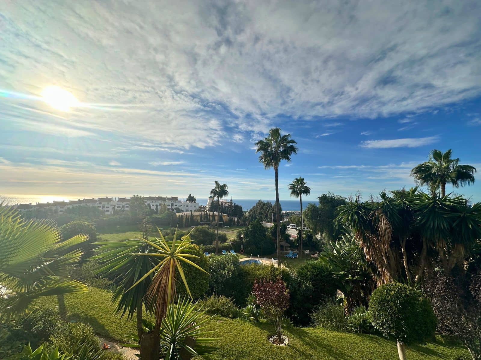 2 bedroom Apartment for sale in Calahonda with pool garage - € 399,000 (Ref: 9832842)