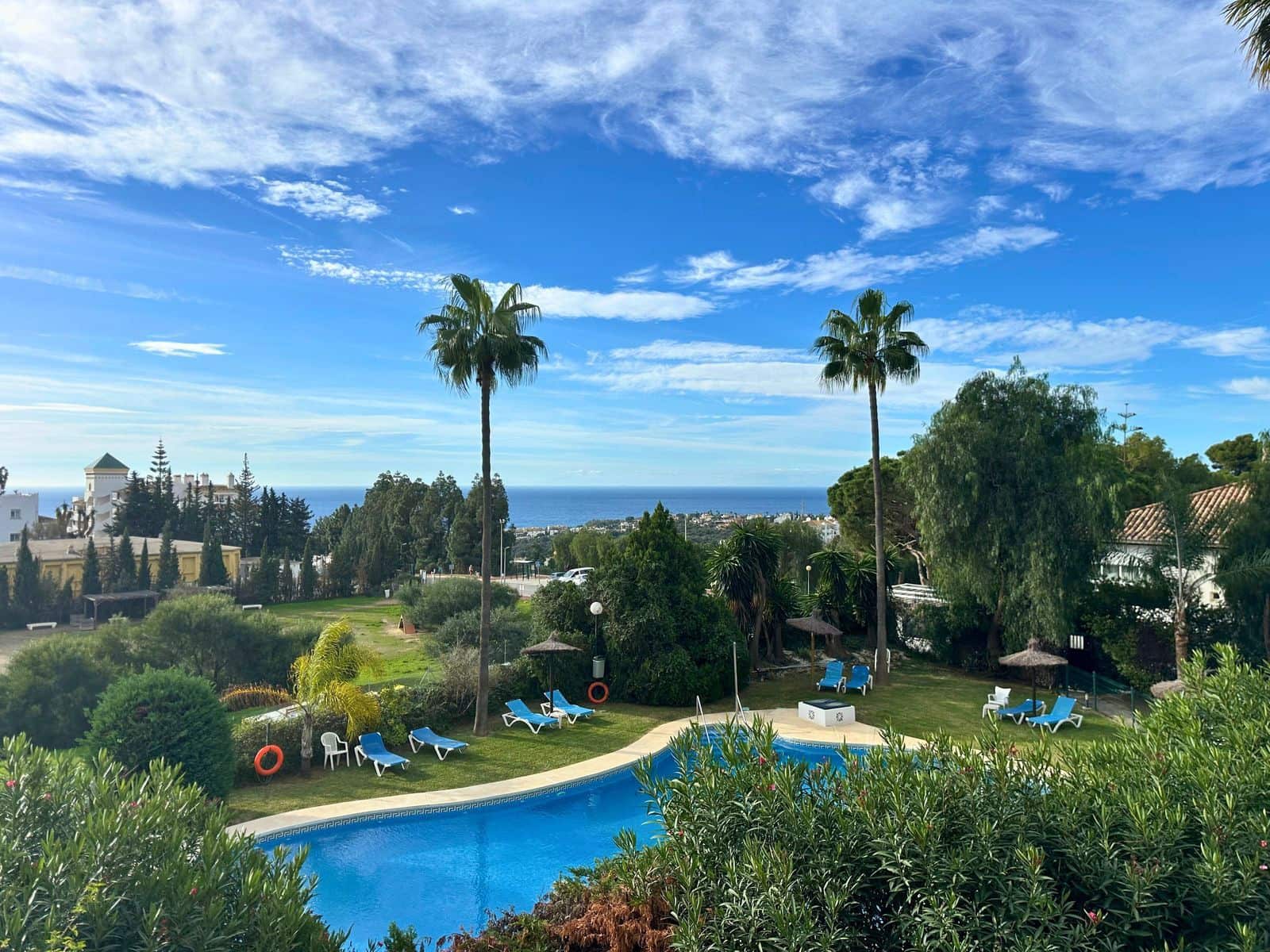 2 bedroom Apartment for sale in Calahonda with pool garage - € 399,000 (Ref: 9832842)