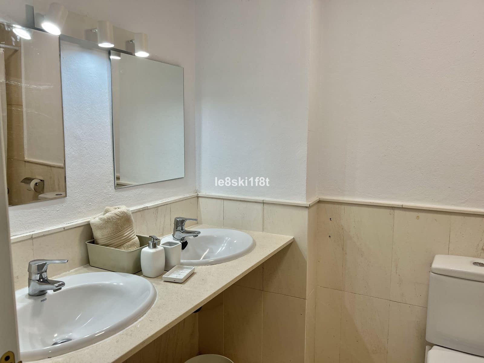 2 slaapkamer Strandappartement te koop in Calahonda met zwembad garage - € 945.000 (Ref: 9832880)