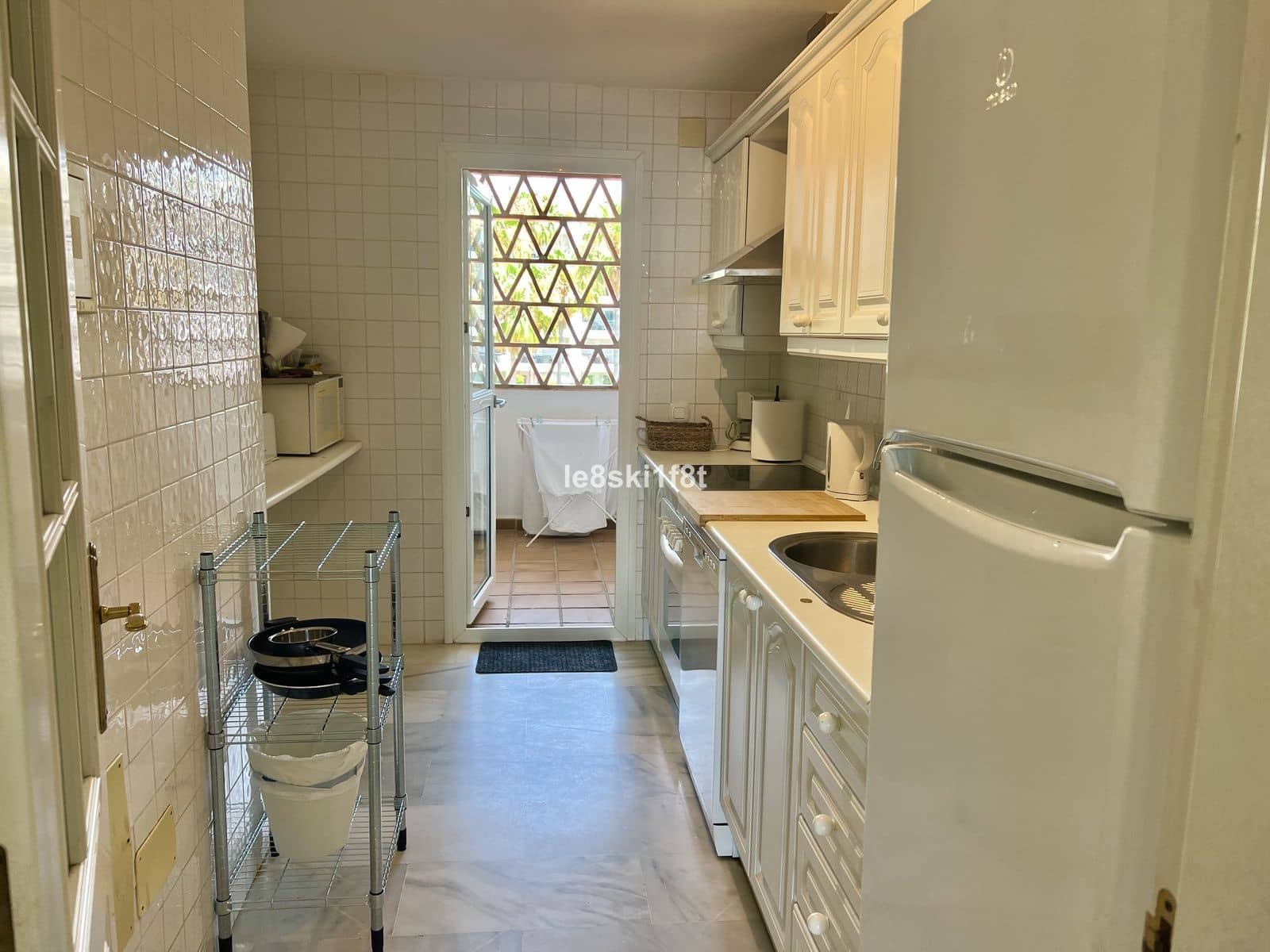 2 slaapkamer Strandappartement te koop in Calahonda met zwembad garage - € 945.000 (Ref: 9832880)