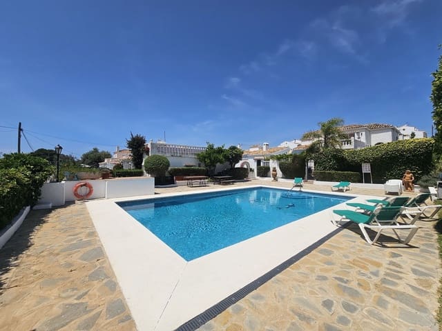 3 soverom Villa til salgs i Calahonda, Mijas med svømmebasseng garasje - € 649 000 (Ref: 9832903)