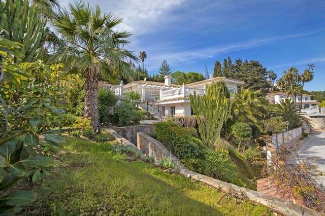 5 soveværelse Villa til salg i Torrenueva, Mijas med swimmingpool garage - € 1.100.000 (Ref: 9838487)