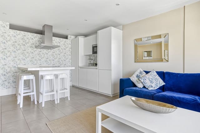 2 camera da letto Appartamento sulla Spiaggia in vendita in Puerto Banus, Marbella con piscina - 635.000 € (Rif: 9838492)