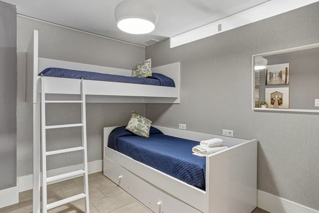 2 camera da letto Appartamento sulla Spiaggia in vendita in Puerto Banus, Marbella con piscina - 635.000 € (Rif: 9838492)
