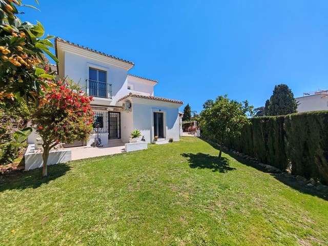 4 sypialnia Willa na sprzedaż w Calahonda, Mijas z basenem garażem - 1 150 000 € (Ref: 9838494)