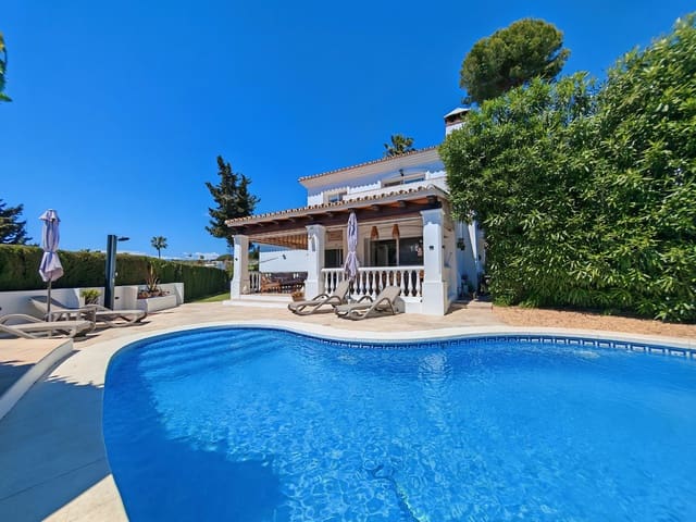 4 sypialnia Willa na sprzedaż w Calahonda, Mijas z basenem garażem - 1 150 000 € (Ref: 9838494)