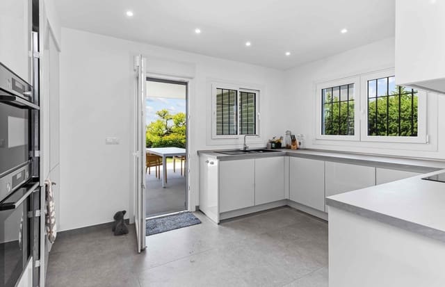 5 soverom Villa til salgs i Bel-Air, Estepona med svømmebasseng garasje - € 1 650 000 (Ref: 9841693)