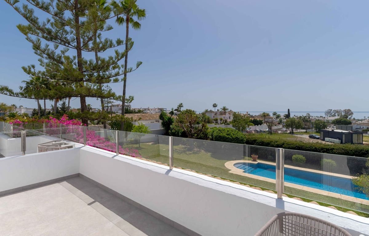 5 bedroom Villa for sale in Bel-Air with pool garage - € 1,650,000 (Ref: 9841693)