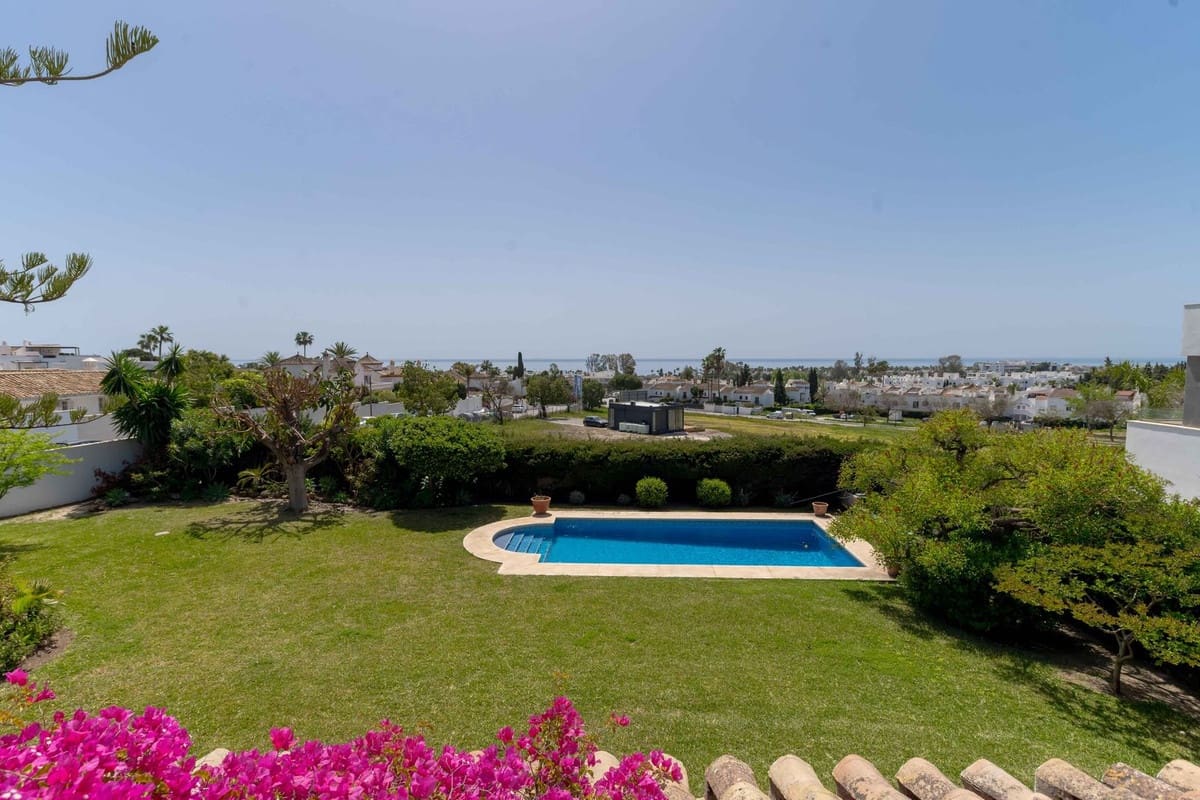 5 bedroom Villa for sale in Bel-Air with pool garage - € 1,650,000 (Ref: 9841693)