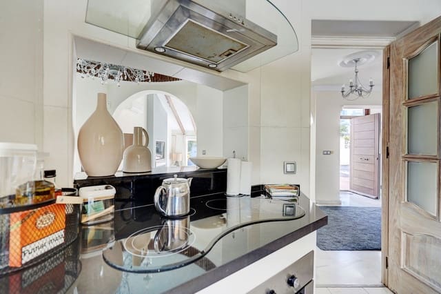 3 camera da letto Villa in vendita in Calahonda, Mijas con piscina garage - 999.995 € (Rif: 9841694)