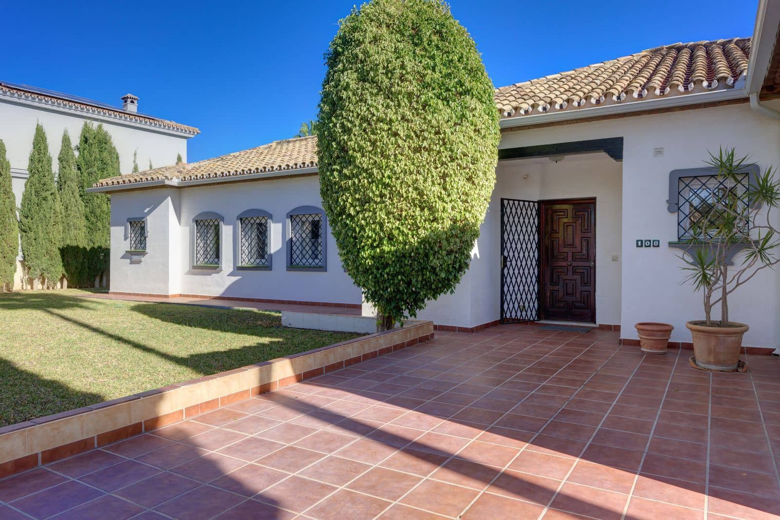 4 bedroom Villa for sale in Mijas Golf with pool garage - € 1,300,000 (Ref: 9841697)
