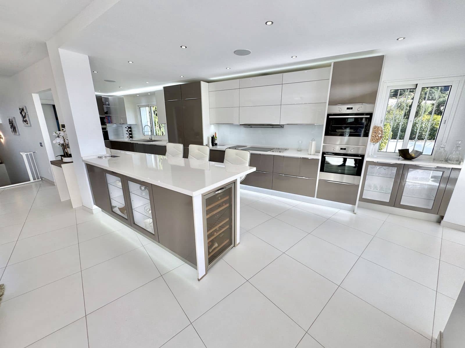 5 Zimmer Villa zu verkaufen in Calahonda mit Pool Garage - 1.100.000 € (Ref: 9841771)