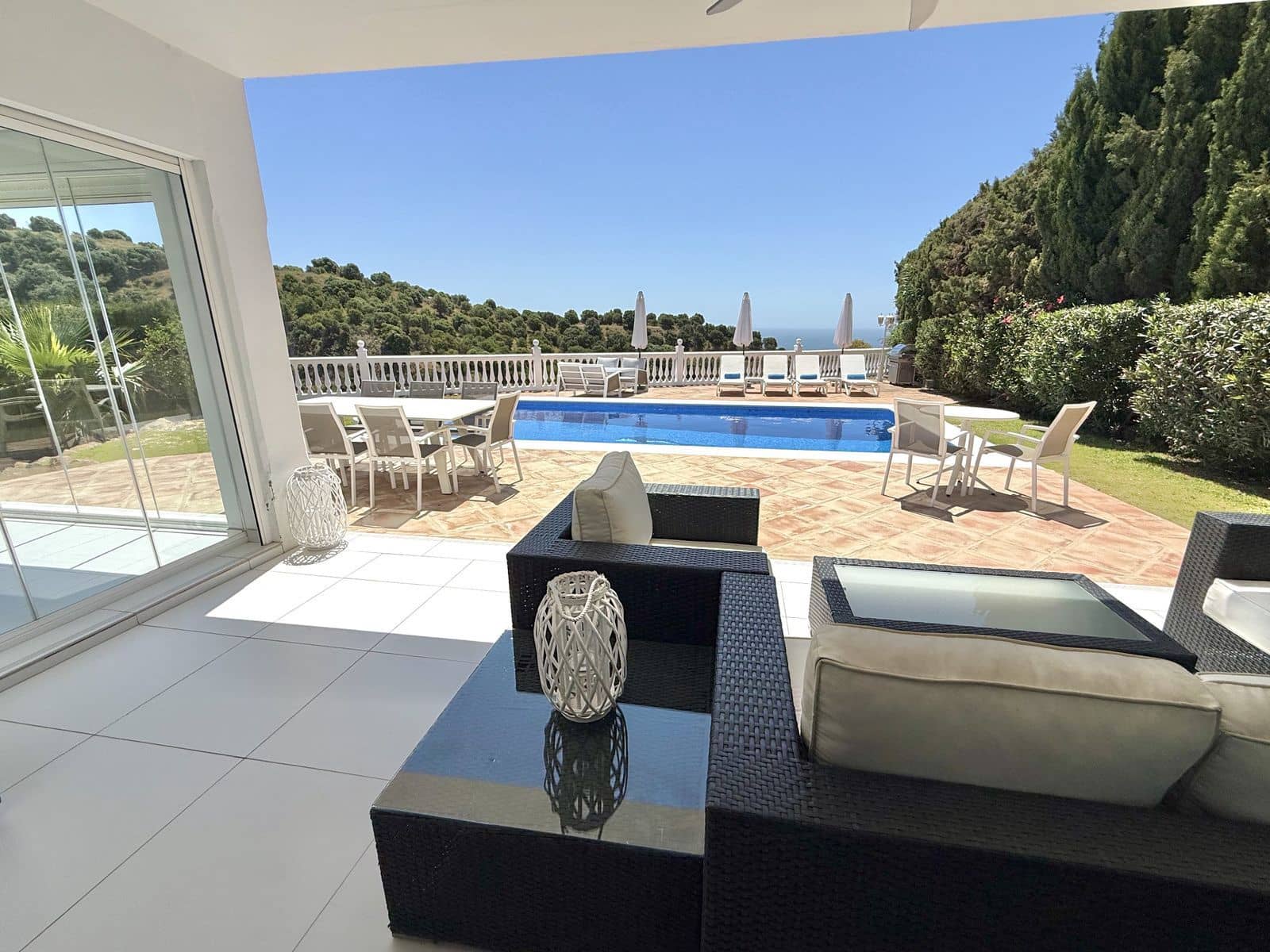 5 Zimmer Villa zu verkaufen in Calahonda mit Pool Garage - 1.100.000 € (Ref: 9841771)