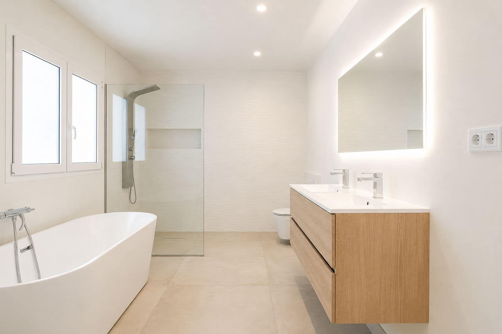 5 soveværelse Villa til salg i Torrequebrada med swimmingpool garage - € 1.830.000 (Ref: 9850028)