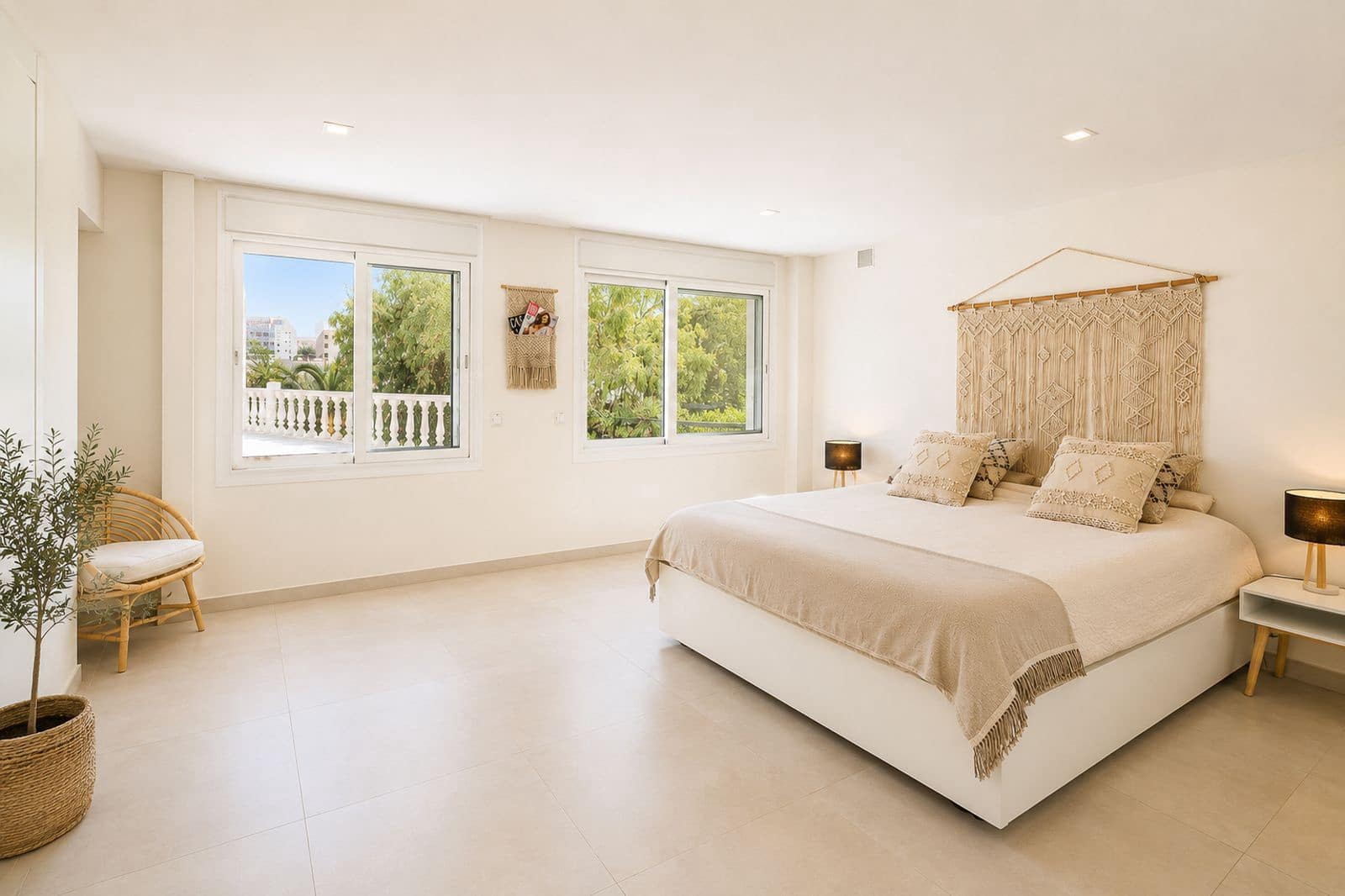 5 soveværelse Villa til salg i Torrequebrada med swimmingpool garage - € 1.830.000 (Ref: 9850028)