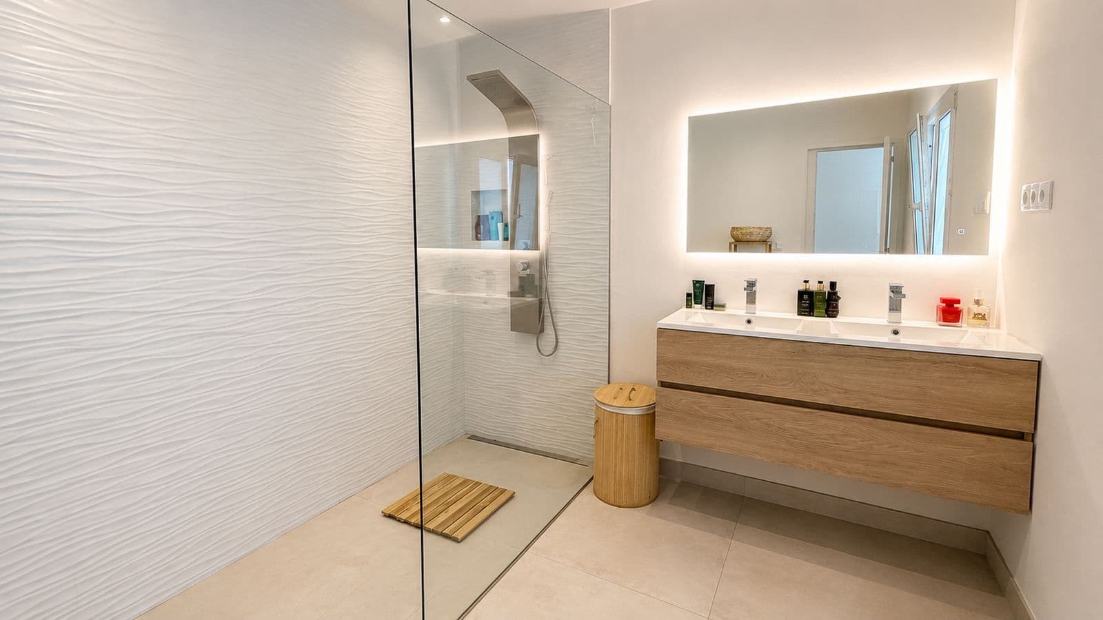 5 soveværelse Villa til salg i Torrequebrada med swimmingpool garage - € 1.830.000 (Ref: 9850028)