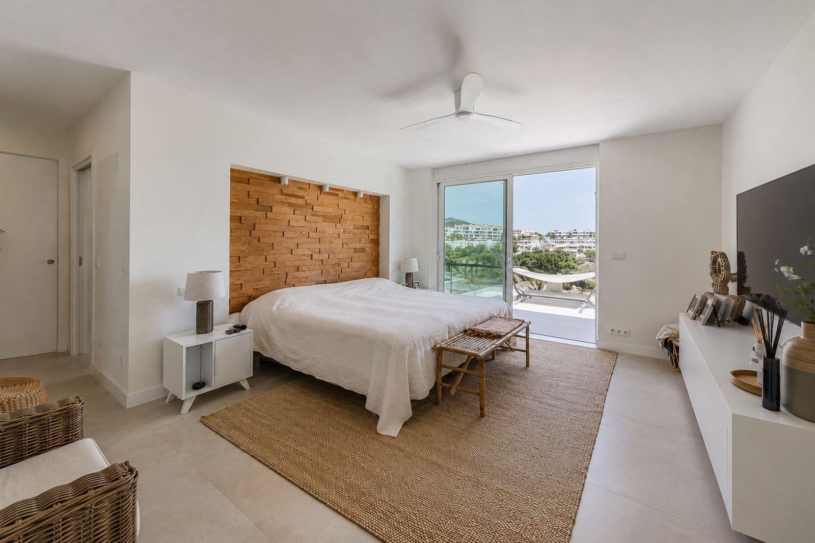 5 soveværelse Villa til salg i Torrequebrada med swimmingpool garage - € 1.830.000 (Ref: 9850028)