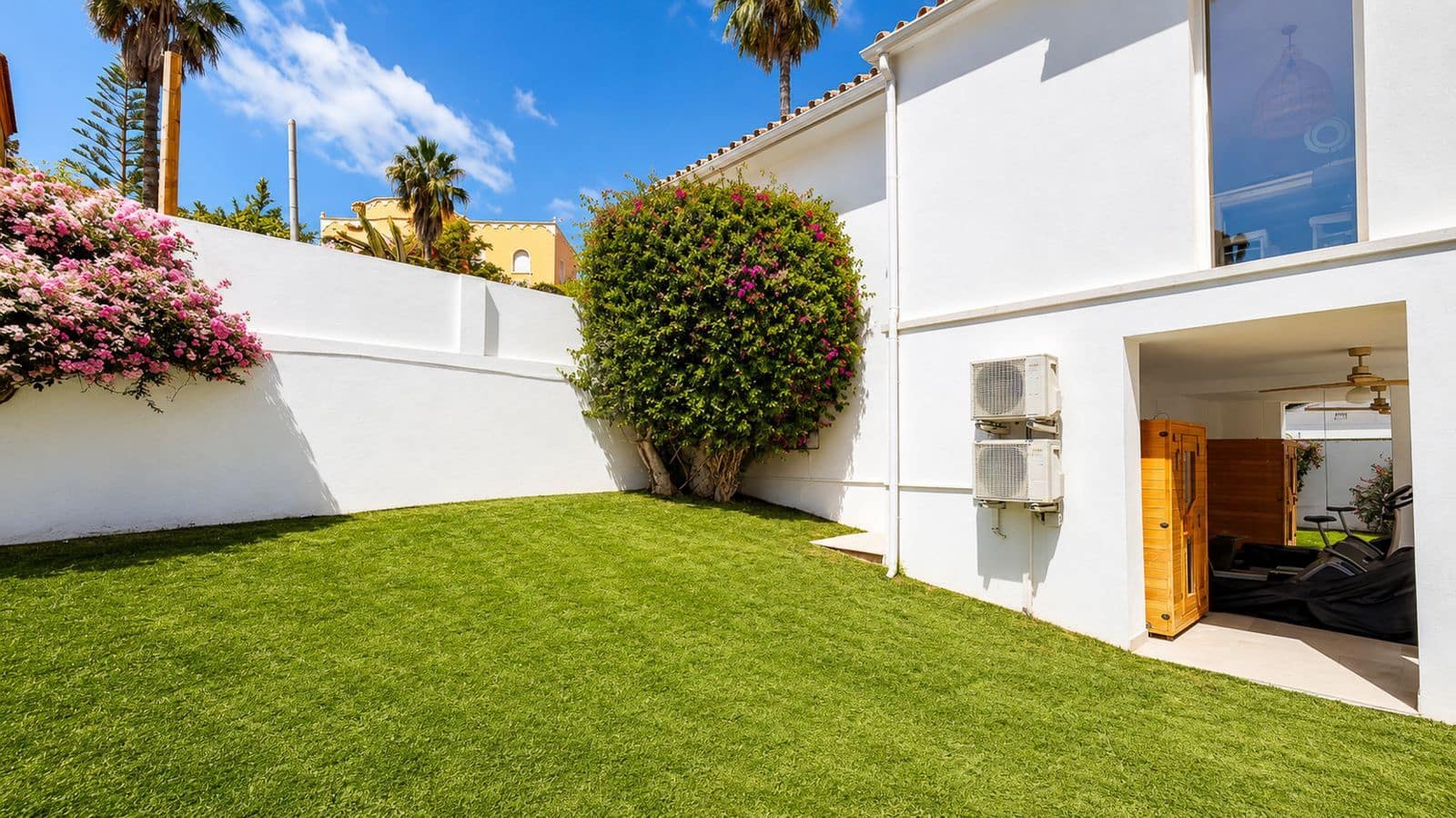 5 soveværelse Villa til salg i Torrequebrada med swimmingpool garage - € 1.830.000 (Ref: 9850028)