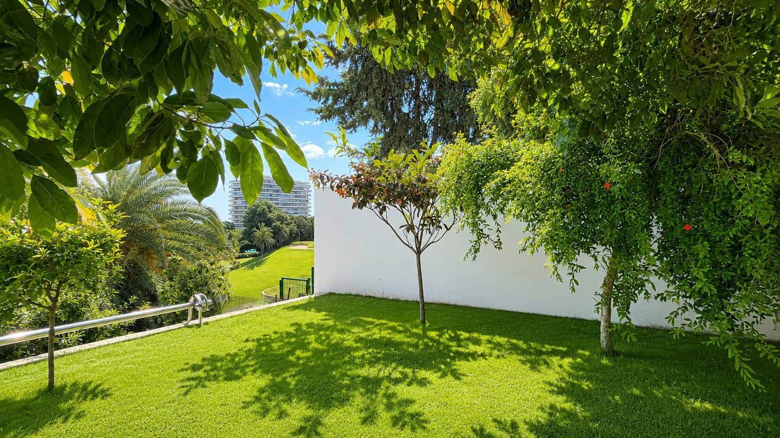 5 soveværelse Villa til salg i Torrequebrada med swimmingpool garage - € 1.830.000 (Ref: 9850028)