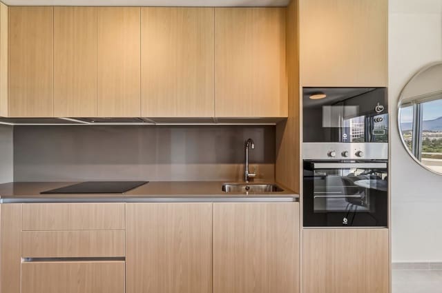 3 chambre Penthouse à vendre à Cancelada, Estepona avec piscine garage - 520 000 € (Ref: 9850036)