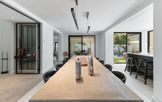5 bedroom Villa for sale in Guadalmina Baja, Marbella with pool garage - € 4,350,000 (Ref: 9860914)