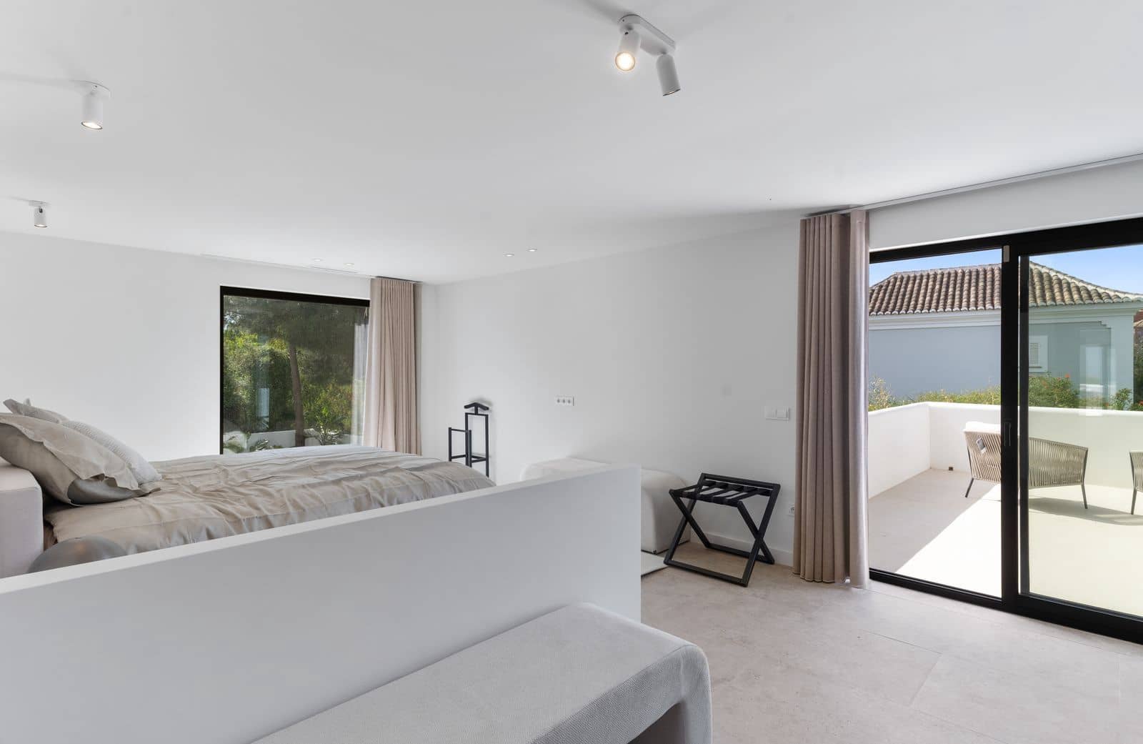 5 bedroom Villa for sale in Guadalmina with pool garage - € 4,350,000 (Ref: 9860914)