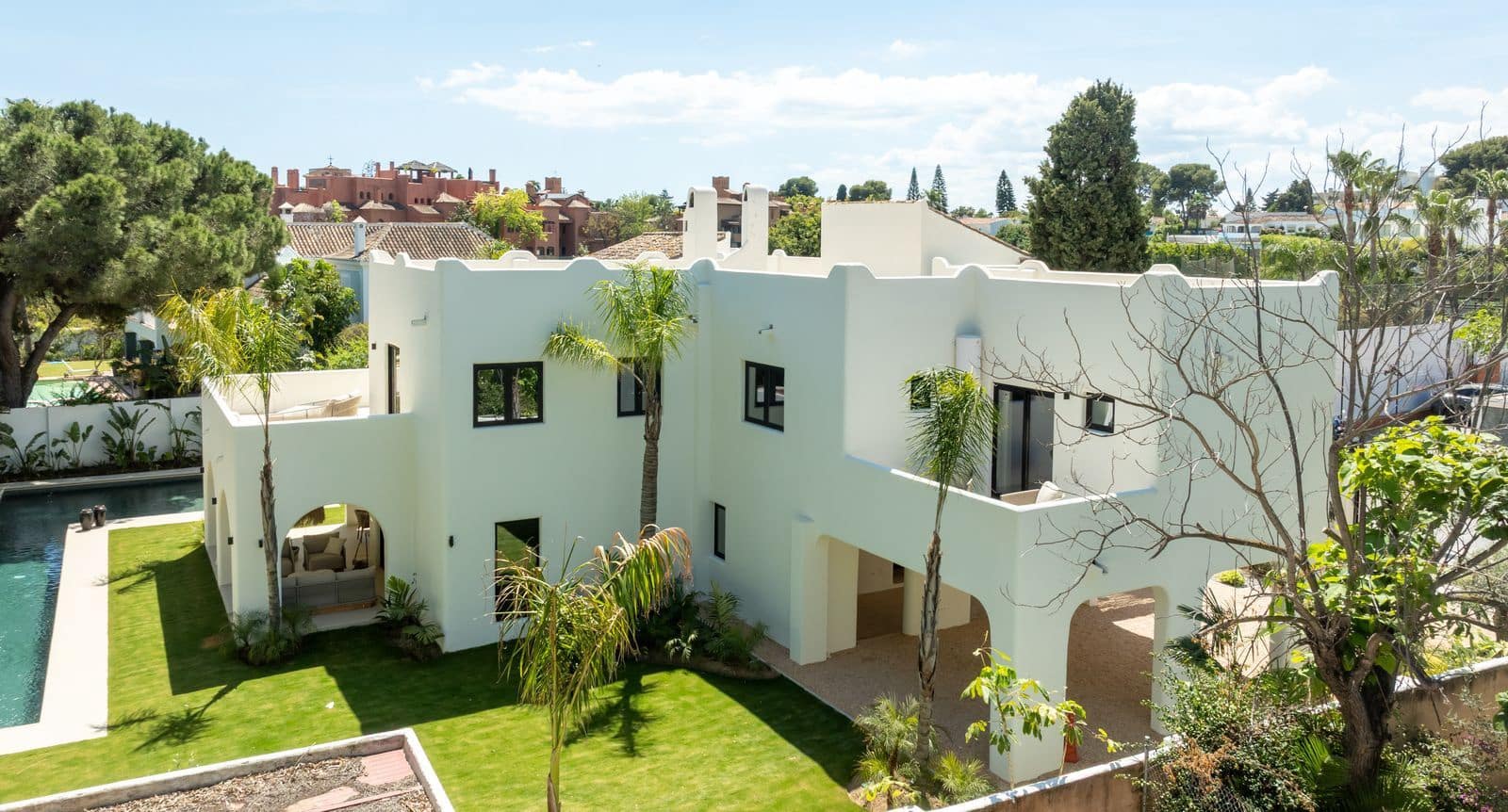 5 bedroom Villa for sale in Guadalmina with pool garage - € 4,350,000 (Ref: 9860914)