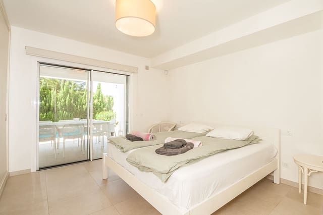 5 sypialnia Willa na sprzedaż w Elviria, Marbella z basenem garażem - 1 499 500 € (Ref: 9861031)