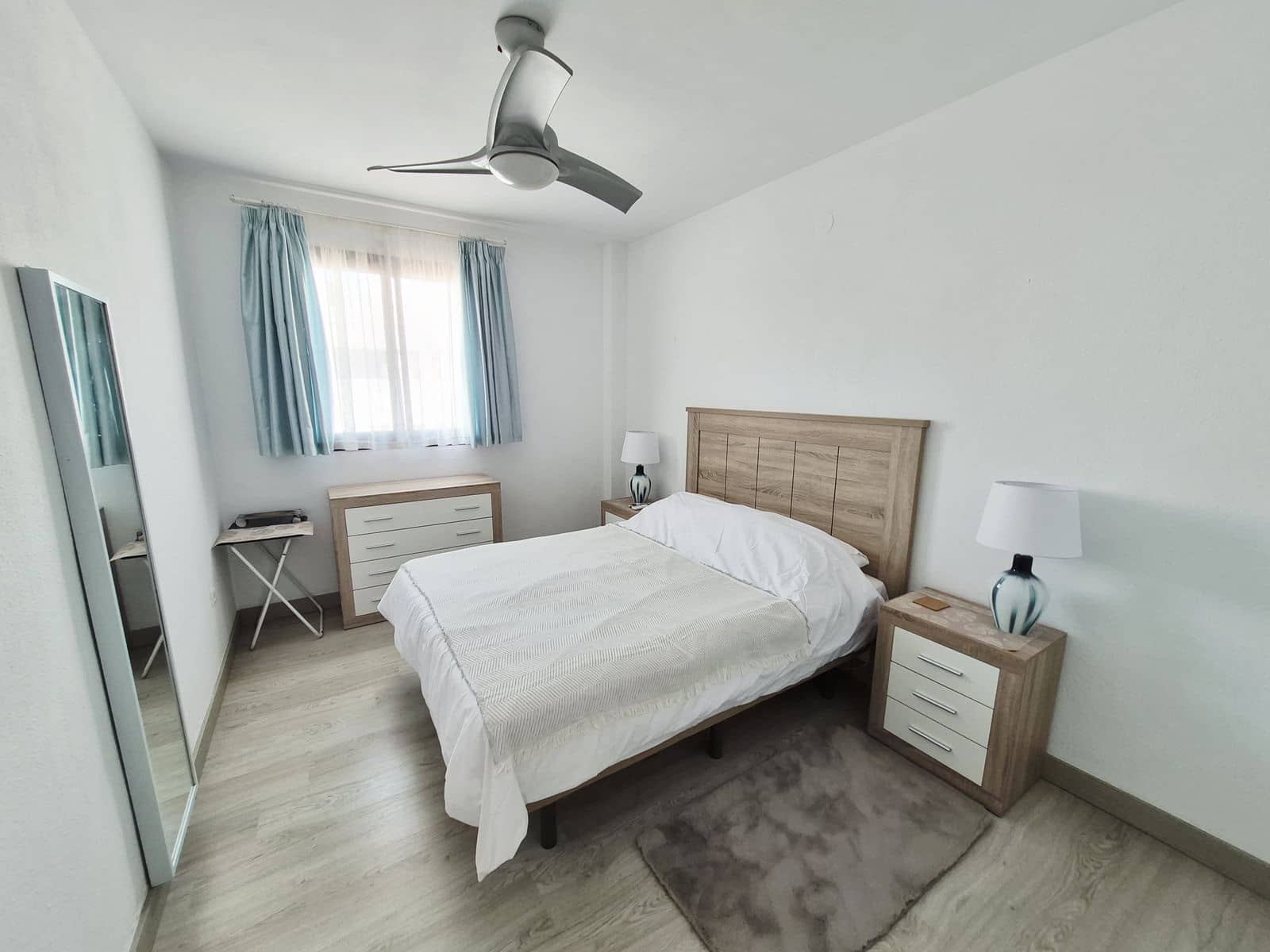 3 soveværelse Semi-Rækkehus til salg i La Cala de Mijas med swimmingpool garage - € 799.000 (Ref: 9892914)