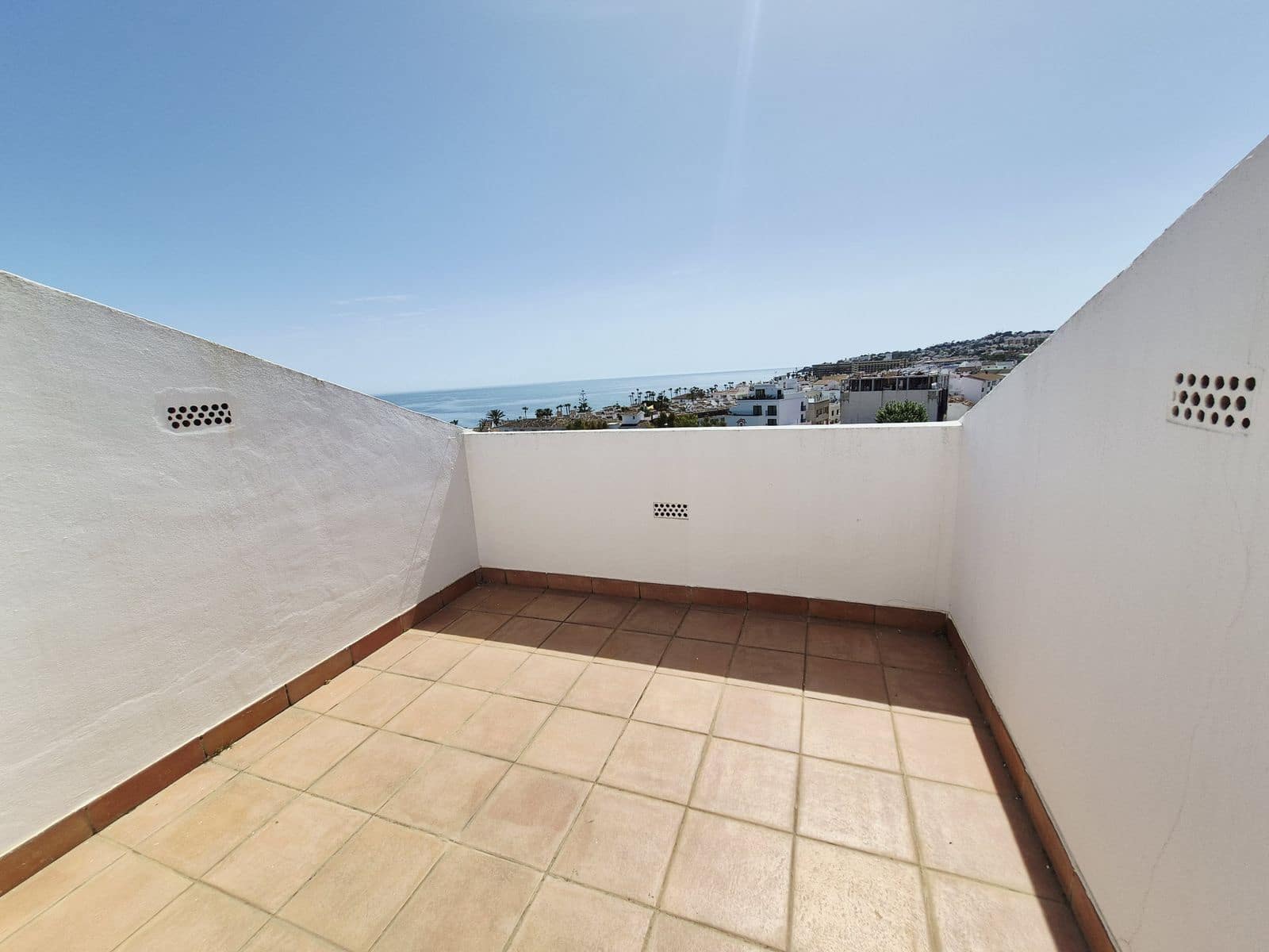3 soveværelse Semi-Rækkehus til salg i La Cala de Mijas med swimmingpool garage - € 799.000 (Ref: 9892914)