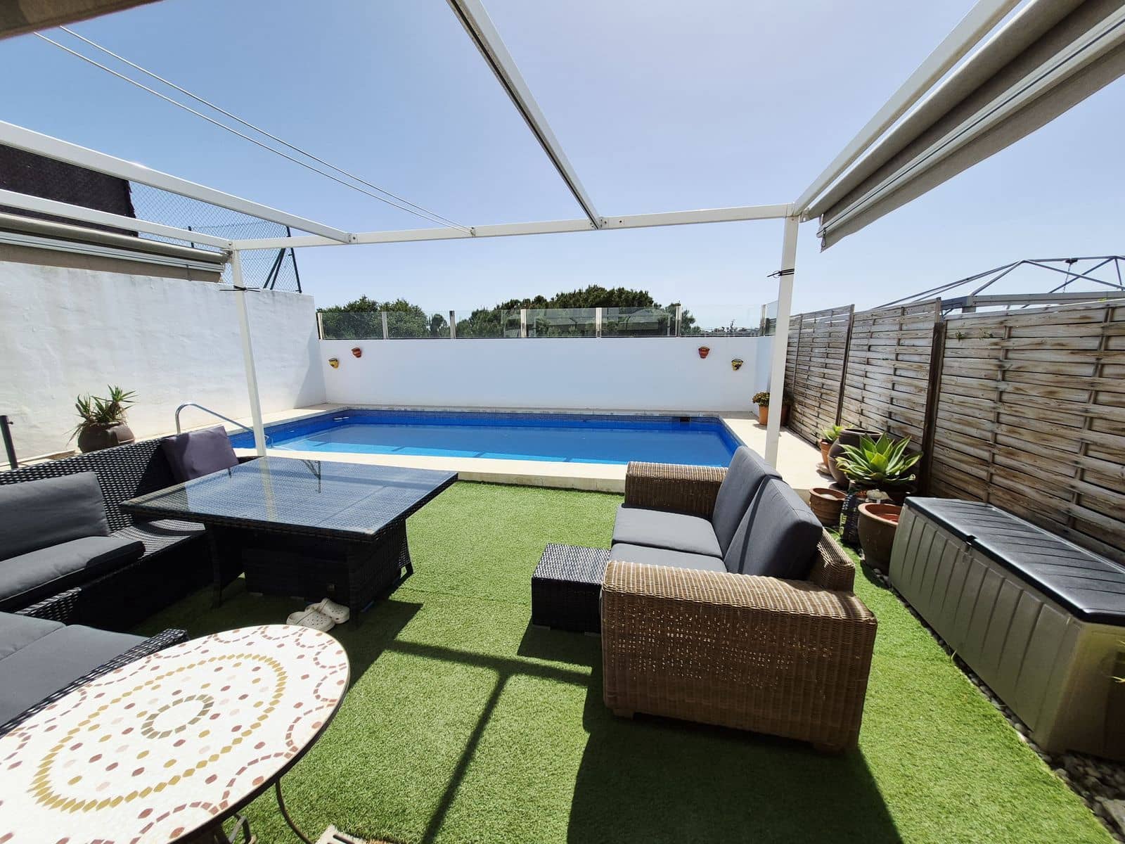 3 soveværelse Semi-Rækkehus til salg i La Cala de Mijas med swimmingpool garage - € 799.000 (Ref: 9892914)