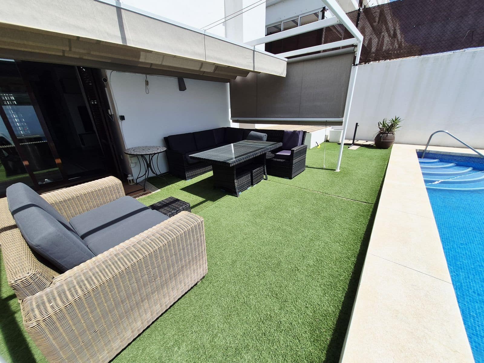 3 soveværelse Semi-Rækkehus til salg i La Cala de Mijas med swimmingpool garage - € 799.000 (Ref: 9892914)