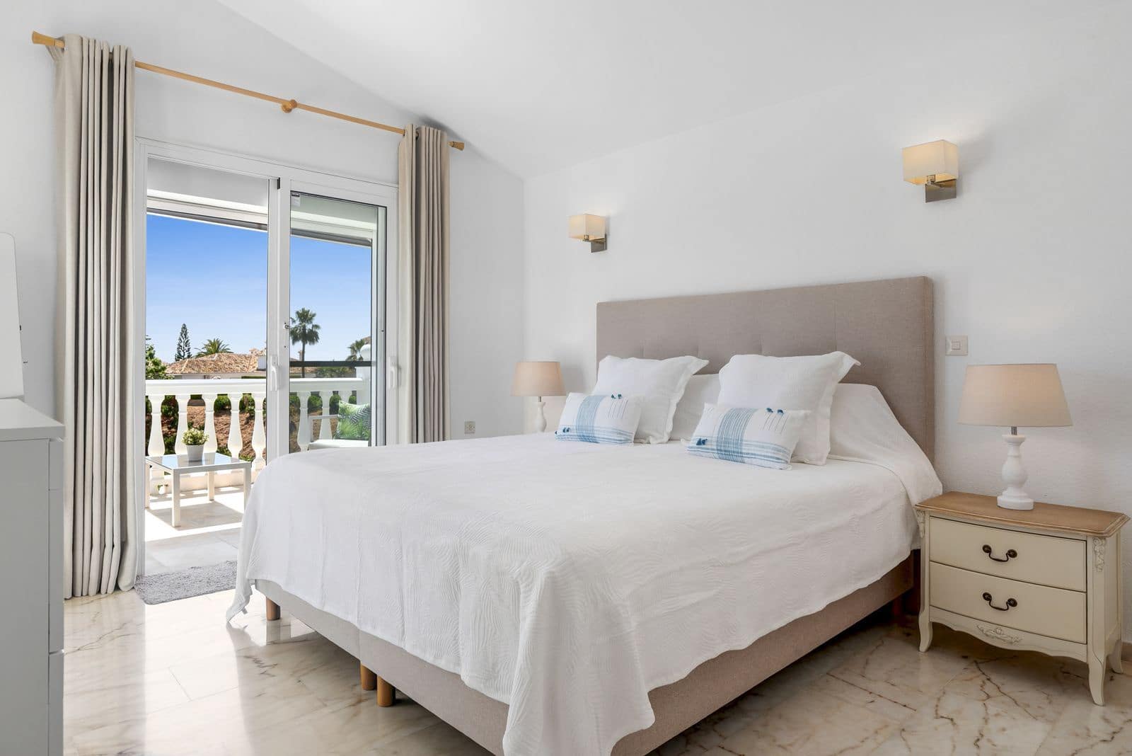 3 chambre Villa/Maison à vendre à El Chaparral avec piscine garage - 875 000 € (Ref: 9905251)