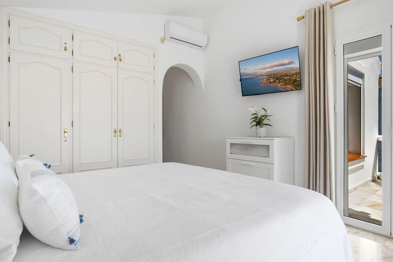 3 chambre Villa/Maison à vendre à El Chaparral avec piscine garage - 875 000 € (Ref: 9905251)