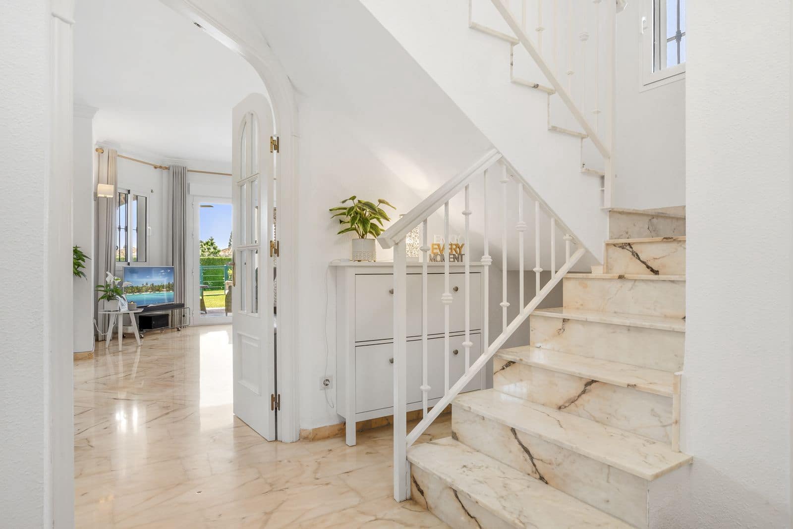 3 chambre Villa/Maison à vendre à El Chaparral avec piscine garage - 875 000 € (Ref: 9905251)