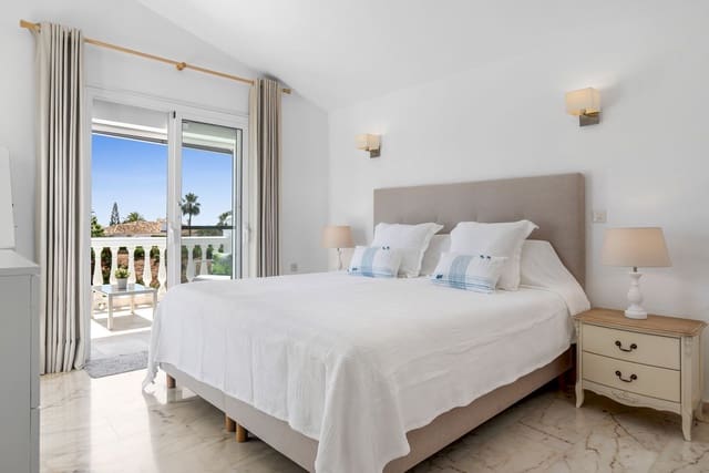 3 chambre Villa/Maison à vendre à El Chaparral, Mijas avec piscine garage - 875 000 € (Ref: 9905251)