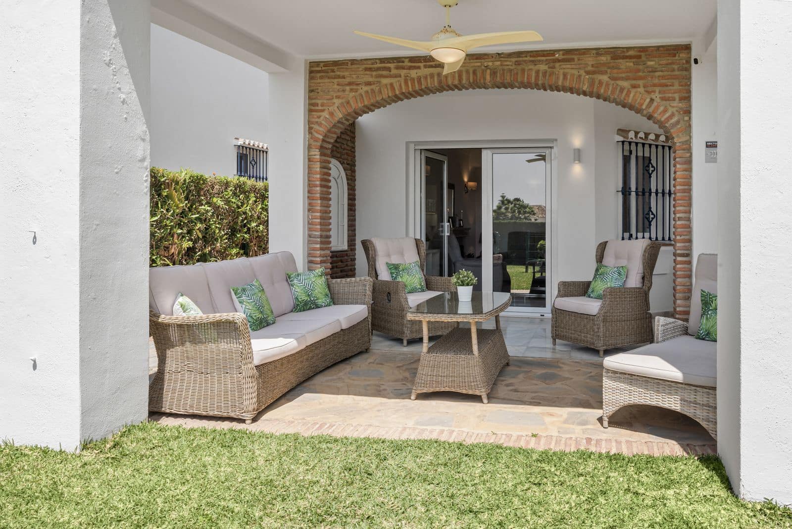 3 chambre Villa/Maison à vendre à El Chaparral avec piscine garage - 875 000 € (Ref: 9905251)