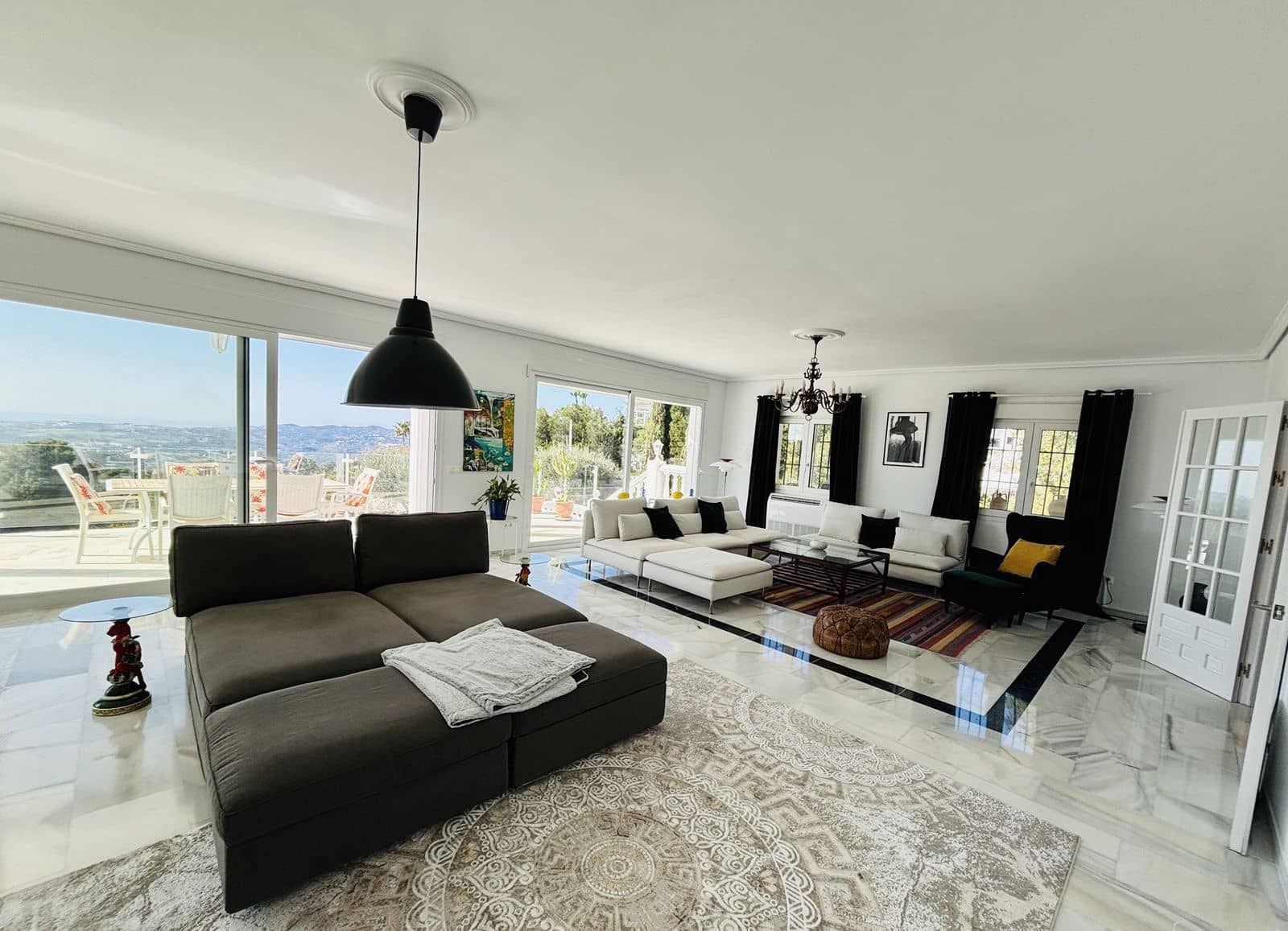 5 soverom Villa til salgs i Valtocado med svømmebasseng garasje - € 1 499 000 (Ref: 9908881)