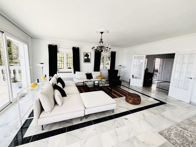 5 soverom Villa til salgs i Valtocado, Mijas med svømmebasseng garasje - € 1 499 000 (Ref: 9908881)