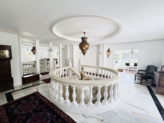 5 soverom Villa til salgs i Valtocado, Mijas med svømmebasseng garasje - € 1 499 000 (Ref: 9908881)