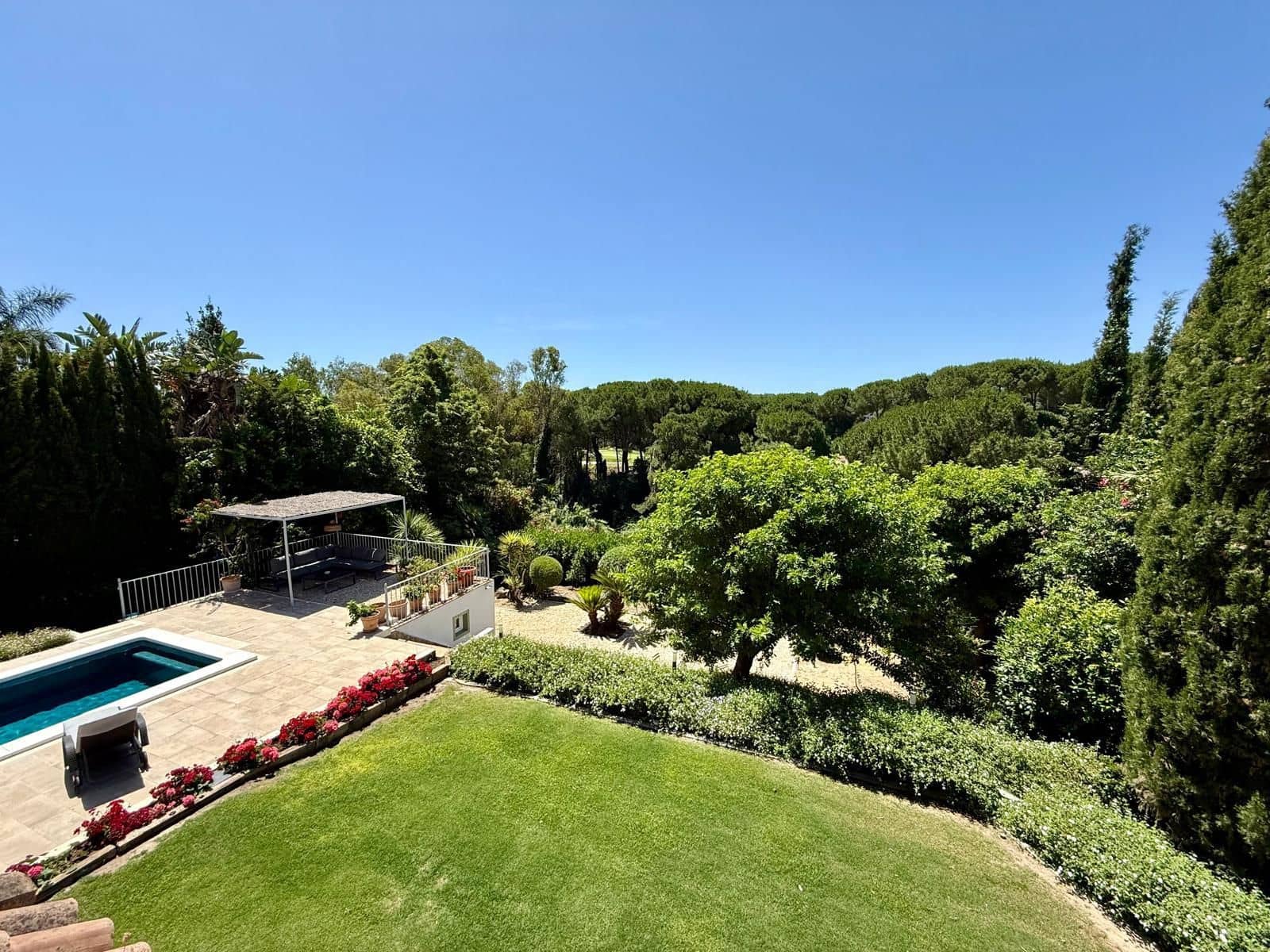 4 sypialnia Willa na sprzedaż w Sotogrande z basenem garażem - 1 595 010 € (Ref: 9932117)