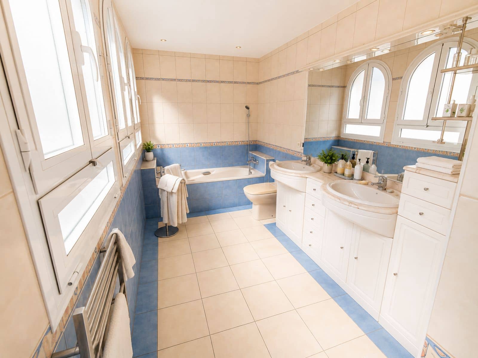 3 Zimmer Strandapartment zu verkaufen in Marbesa mit Pool Garage - 795.000 € (Ref: 9932332)