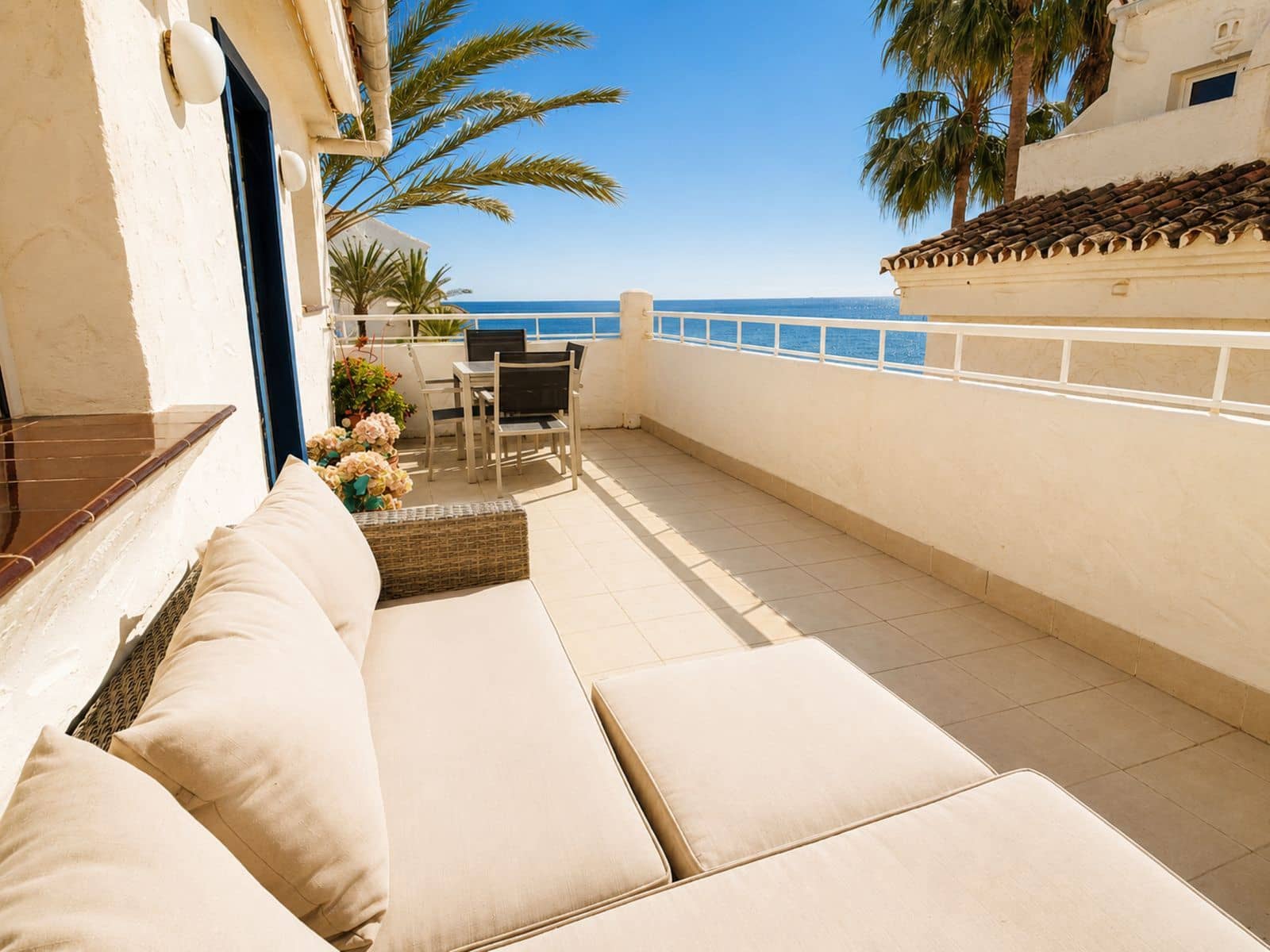3 Zimmer Strandapartment zu verkaufen in Marbesa mit Pool Garage - 795.000 € (Ref: 9932332)