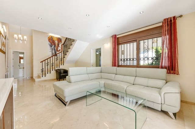 Chalet de 5 habitaciones en Atalaya-Isdabe, Estepona en venta con piscina garaje - 1.399.000 € (Ref: 9950666)