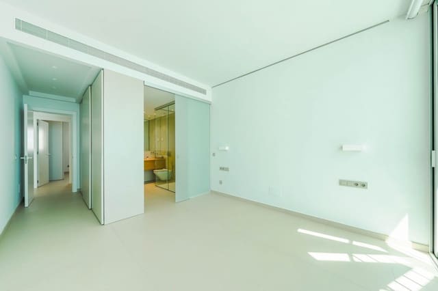 2 soverom Penthouse til salgs i El Higuerón, Fuengirola med svømmebasseng garasje - € 775 000 (Ref: 9950671)