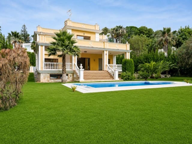 4 bedroom Villa for sale in Hacienda Las Chapas, Marbella with pool garage - € 1,600,000 (Ref: 9953294)