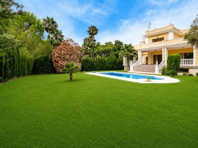 4 bedroom Villa for sale in Hacienda Las Chapas, Marbella with pool garage - € 1,600,000 (Ref: 9953294)