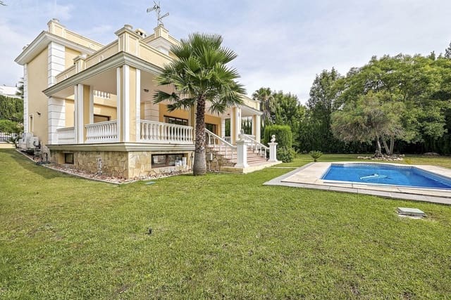 4 bedroom Villa for sale in Hacienda Las Chapas, Marbella with pool garage - € 1,600,000 (Ref: 9953294)
