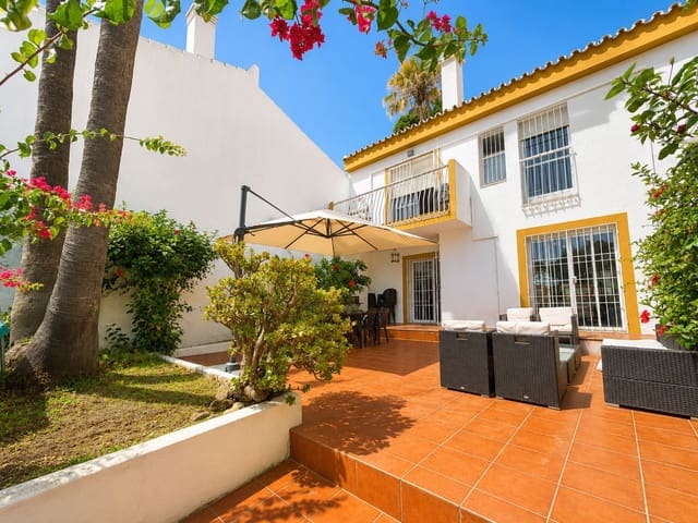4 soveværelse Semi-Rækkehus til salg i El Chaparral, Mijas med swimmingpool garage - € 525.000 (Ref: 9961625)